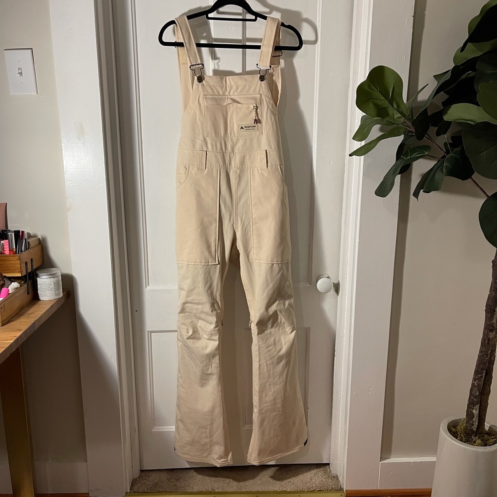 Brand new burton snow overalls size XS.